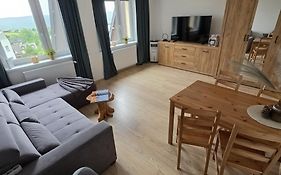 Słoneczny Apartament Panorama 5 7 z Widokiem na Jezioro i Góry